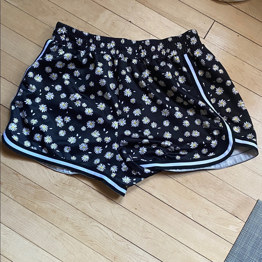 No Boundaries Black Shorts with White Daisy Print